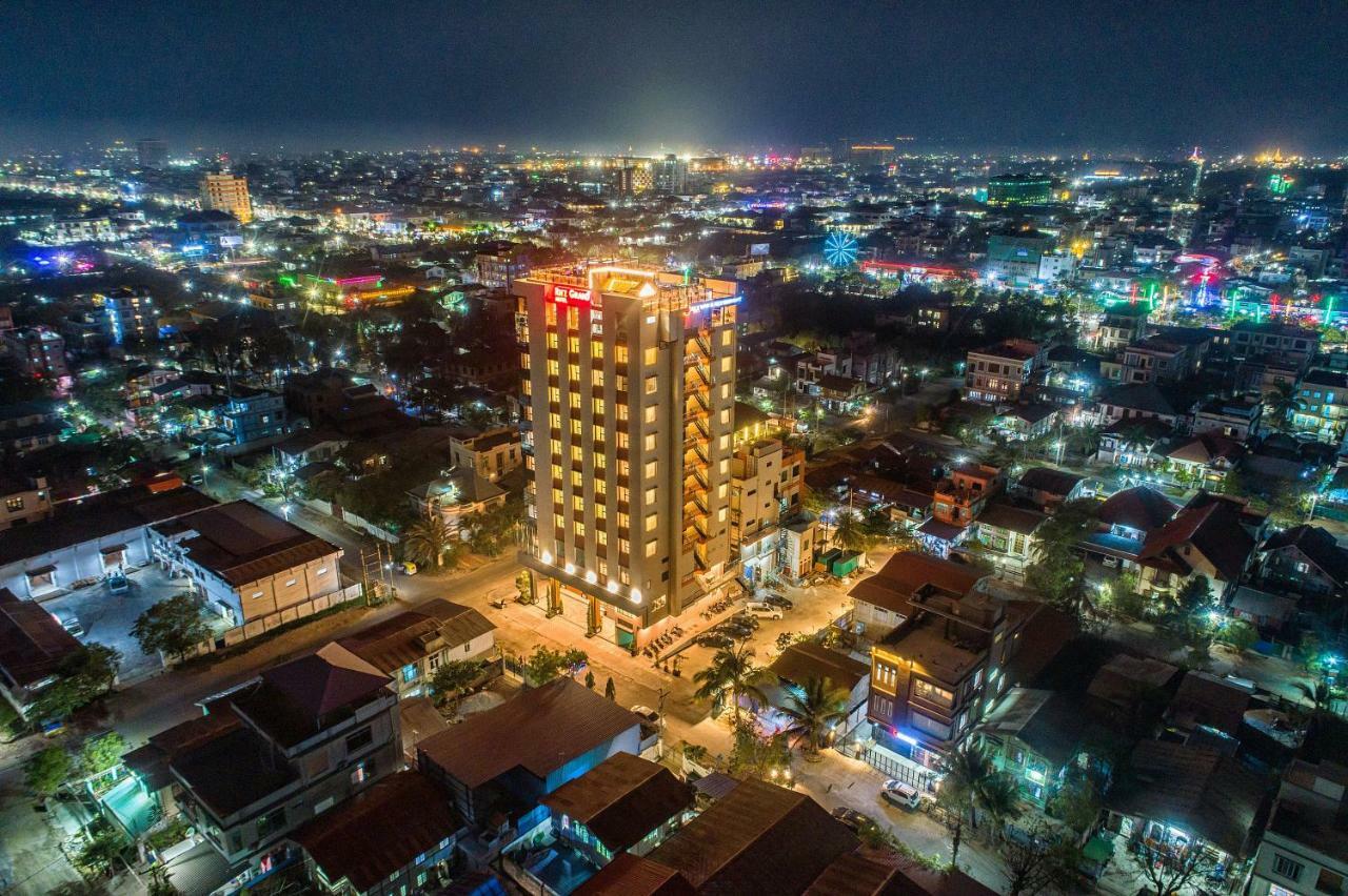 Ritz Grand Hotel Мандалай Екстер'єр фото