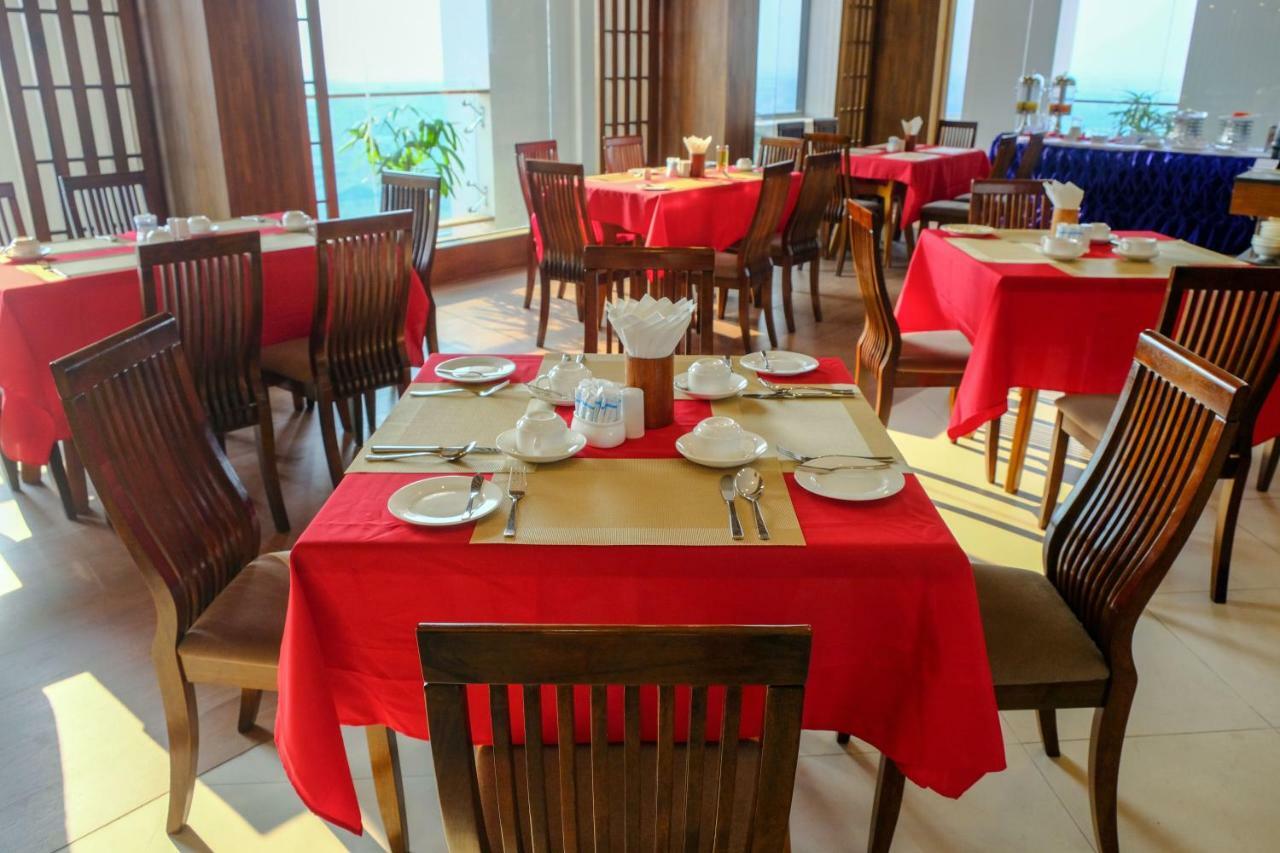 Ritz Grand Hotel Мандалай Екстер'єр фото